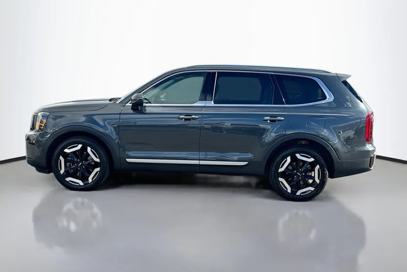 2024 Kia Telluride S photo 1
