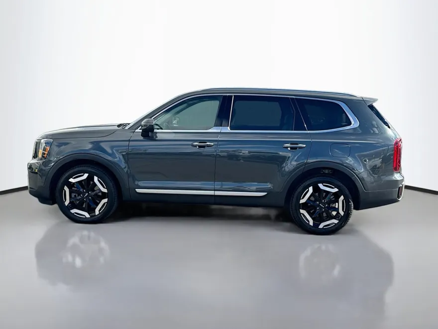 2024 Kia Telluride S photo 1