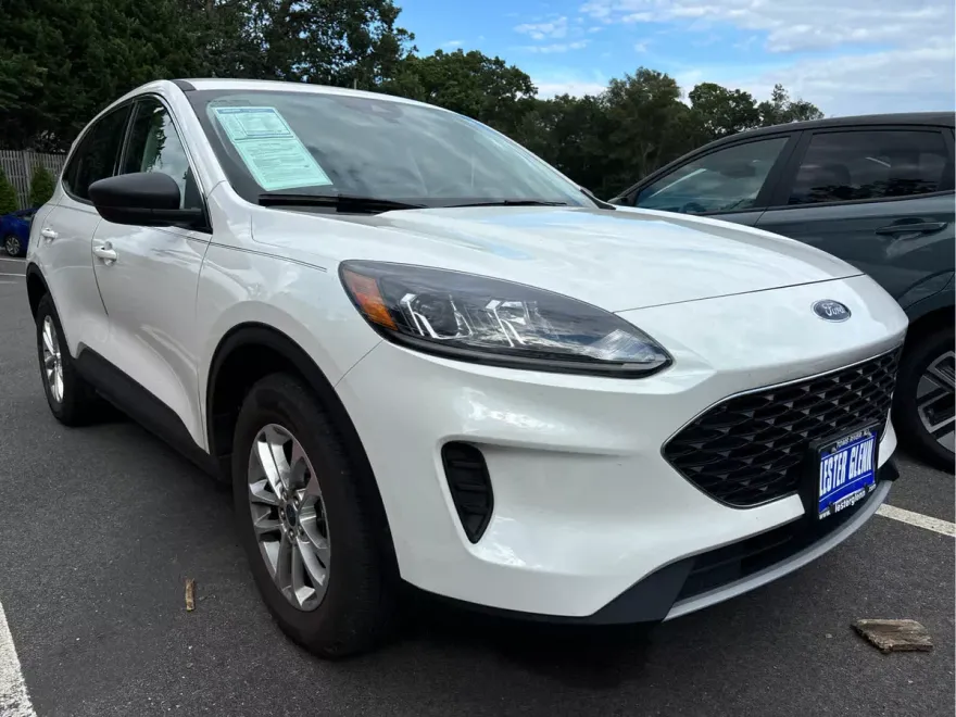 2022 Ford Escape SE photo 1