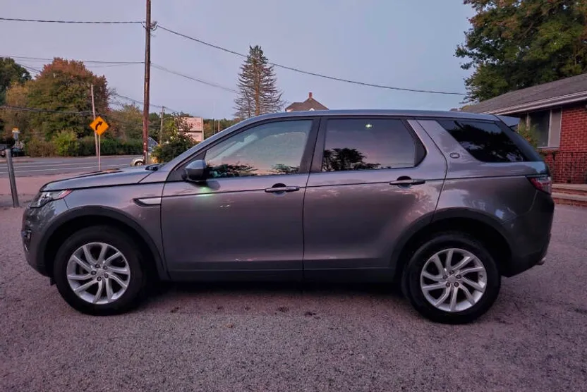 2016 Land Rover Discovery Sport HSE photo 1