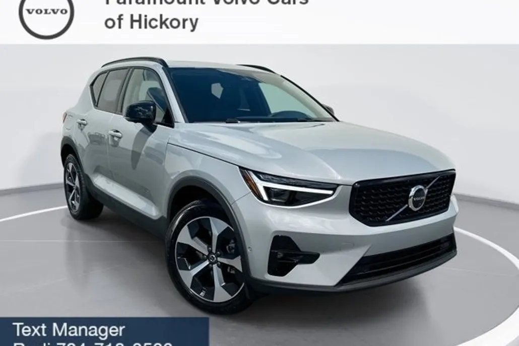 2026 Volvo XC40 Plus photo 1
