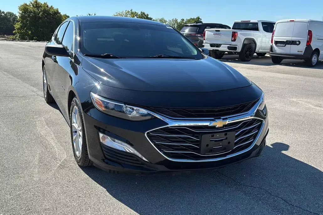 2021 Chevrolet Malibu 1LT photo 1