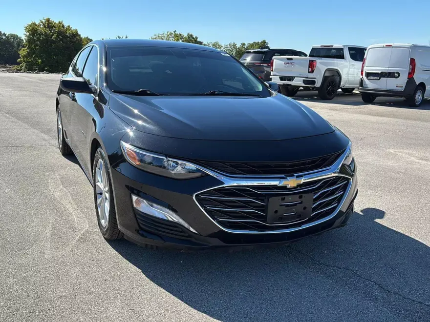 2021 Chevrolet Malibu 1LT photo 1