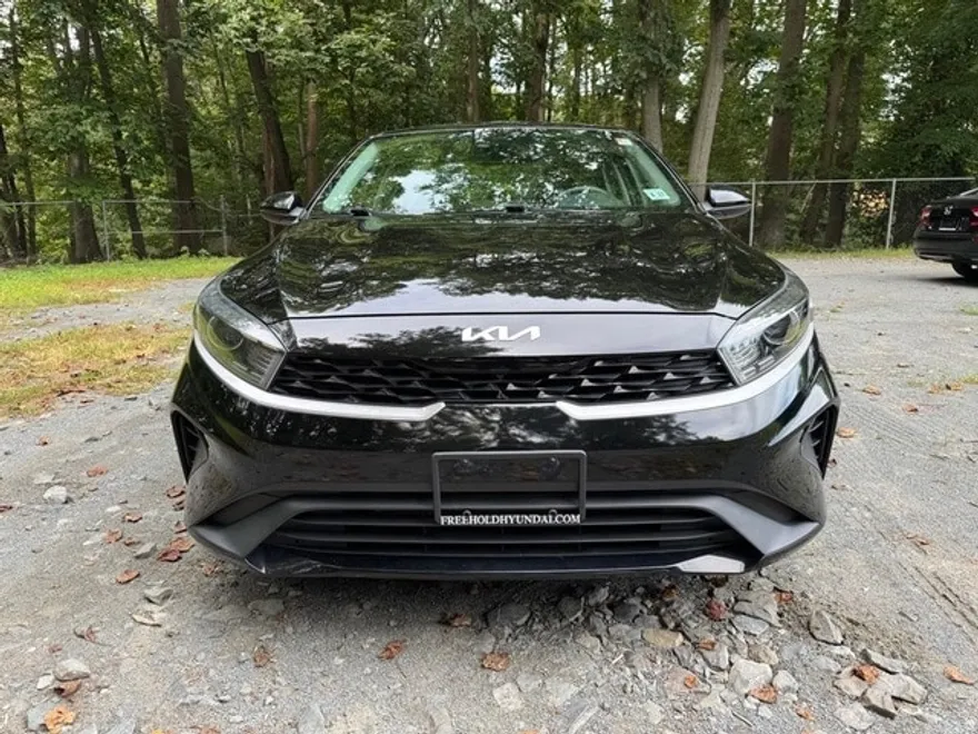 2023 Kia Forte LXS photo 1