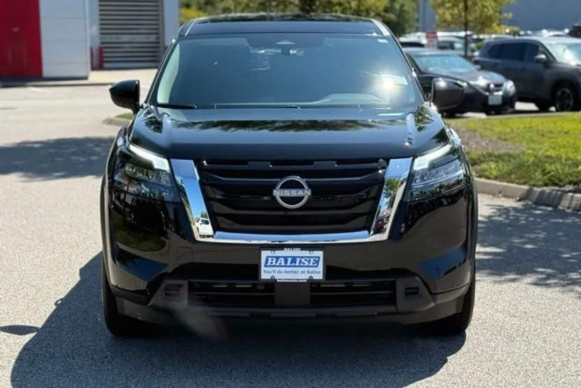 2025 Nissan Pathfinder S photo 1