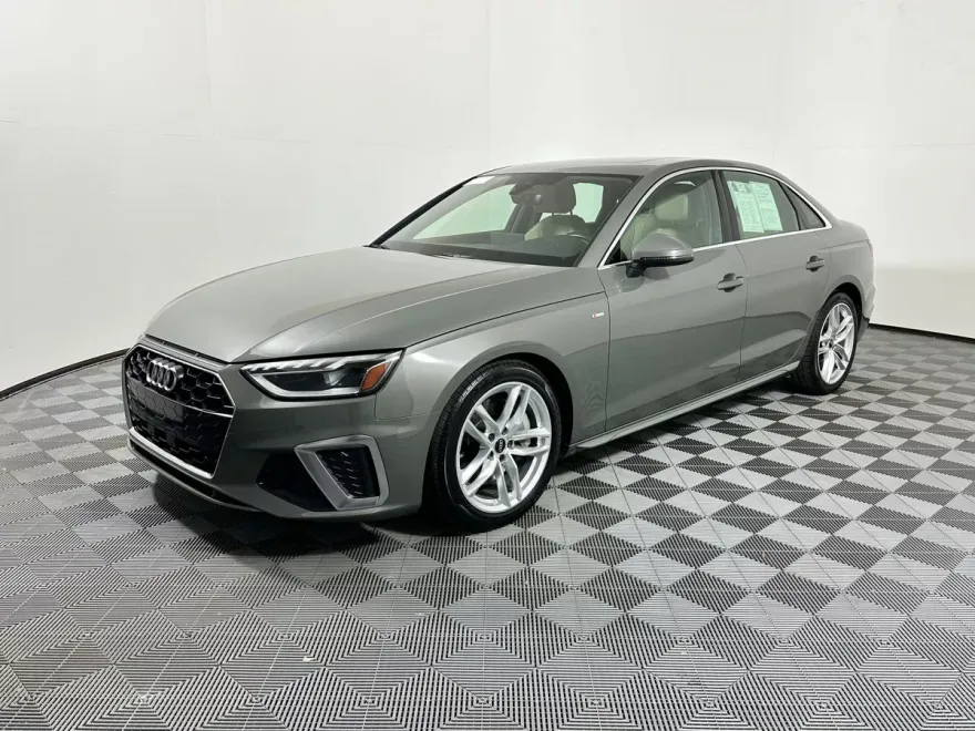 2023 Audi A4 S line Quattro Premium Plus photo 1