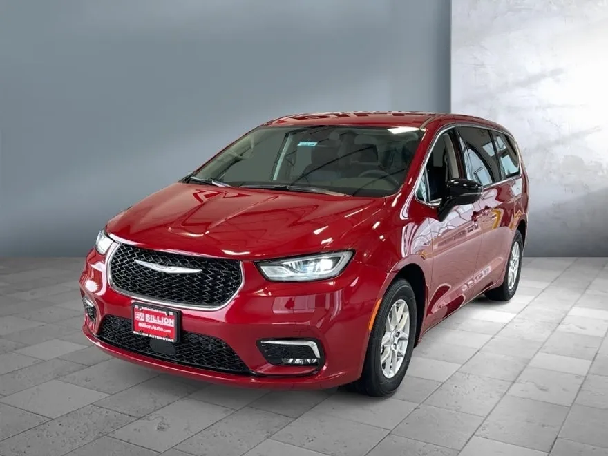 2024 Chrysler Pacifica Touring L photo 1