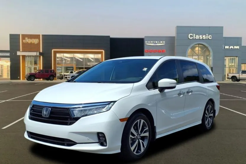 2021 Honda Odyssey Touring photo 1