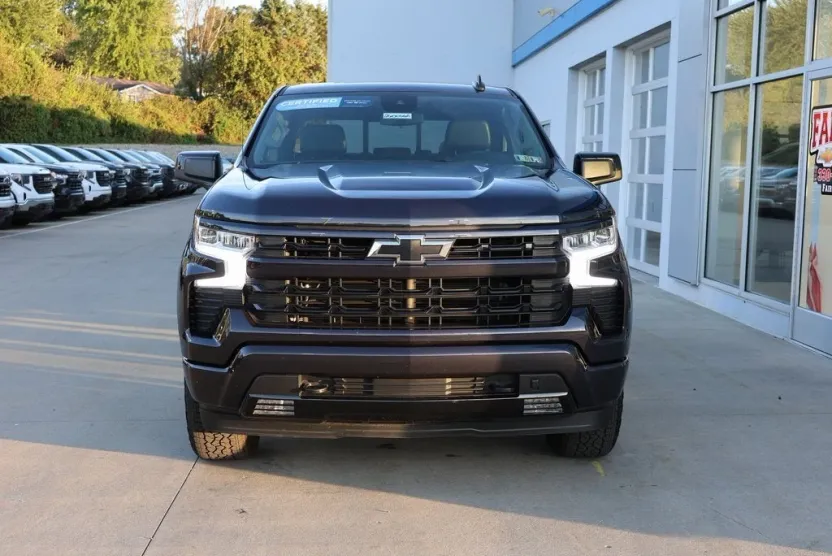 2022 Chevrolet Silverado RST photo 1