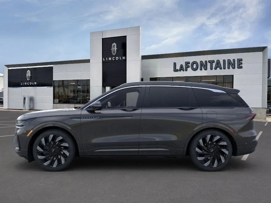 2024 Lincoln Nautilus Black Label photo 2