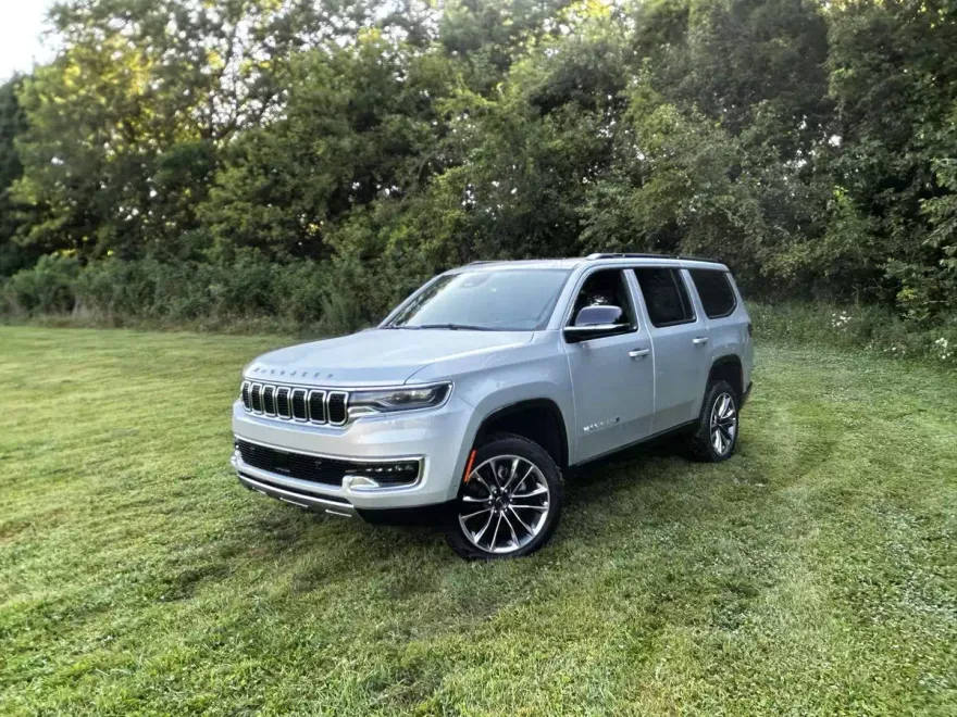 2023 Jeep Wagoneer Series III photo 1