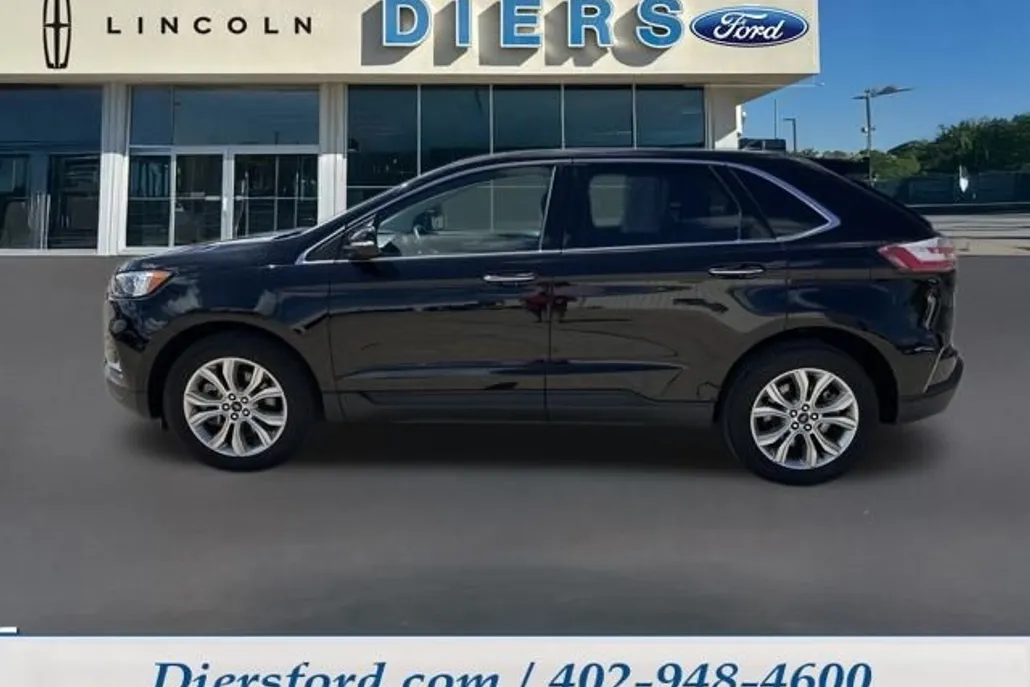 2024 Ford Edge Titanium photo 1