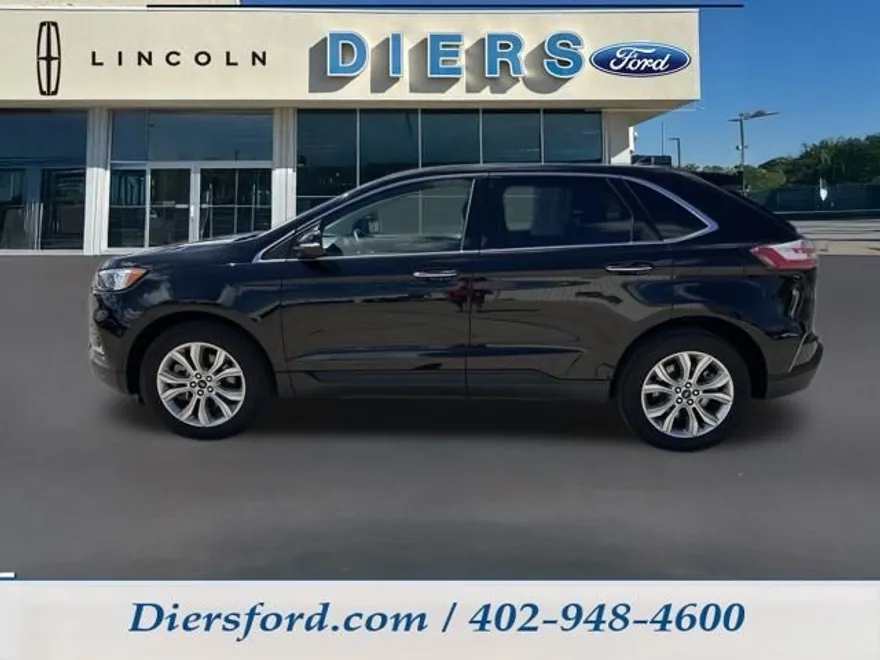 2024 Ford Edge Titanium photo 1