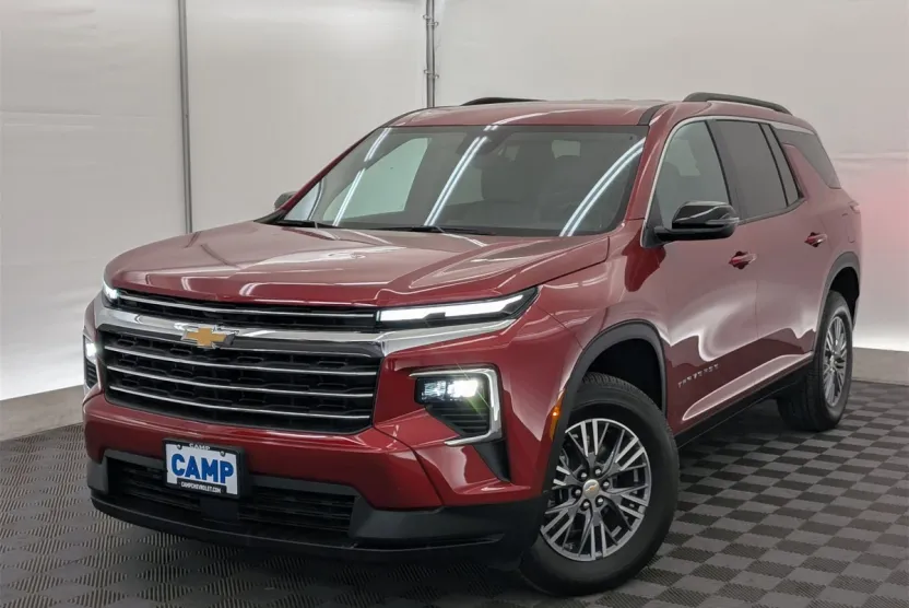 2025 Chevrolet Traverse photo 1