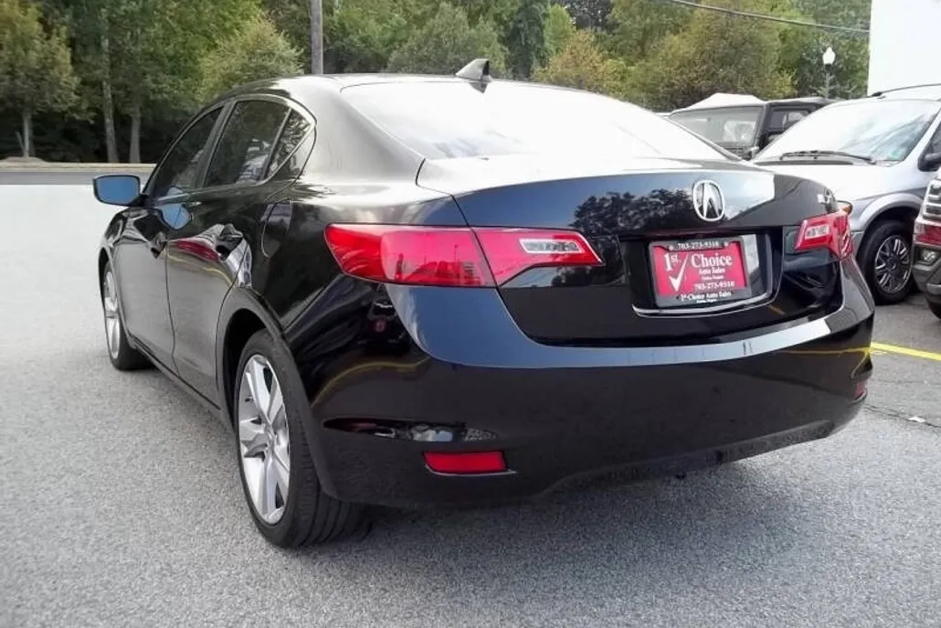 2013 Acura ILX 2.0L Premium photo 1