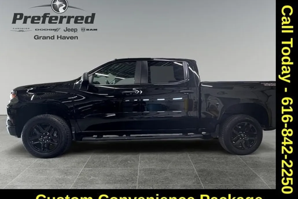 2023 Chevrolet Silverado 1500 Custom Trail Boss photo 1