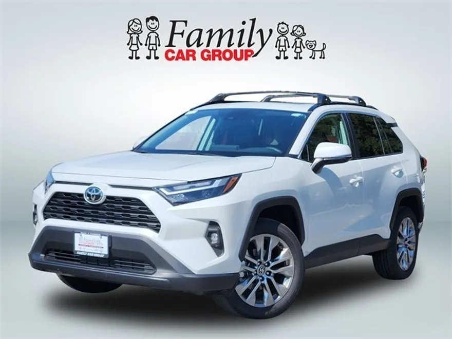 2025 Toyota RAV4 XLE Premium photo 1