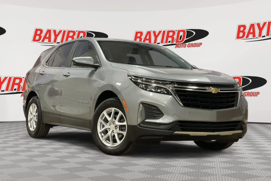 2023 Chevrolet Equinox LT photo 1