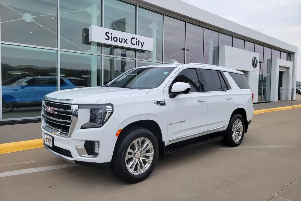 2023 Gmc Yukon SLT photo 1