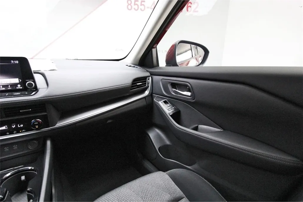2026 Nissan Rogue SV photo 1