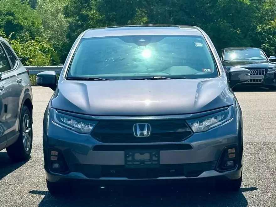 2025 Honda Odyssey Elite photo 1
