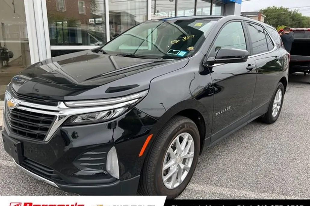 2022 Chevrolet Equinox LT photo 1