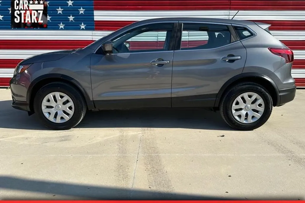 2019 Nissan Rogue Sport S photo 1