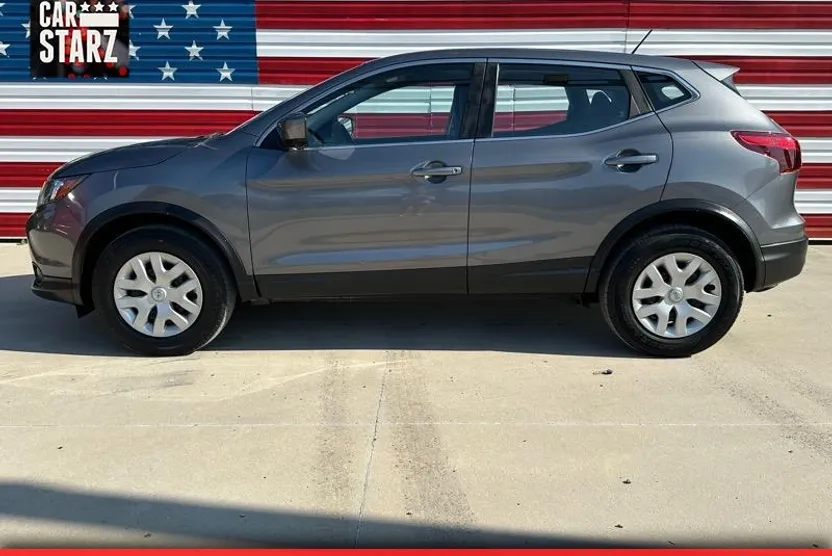 2019 Nissan Rogue Sport S photo 1