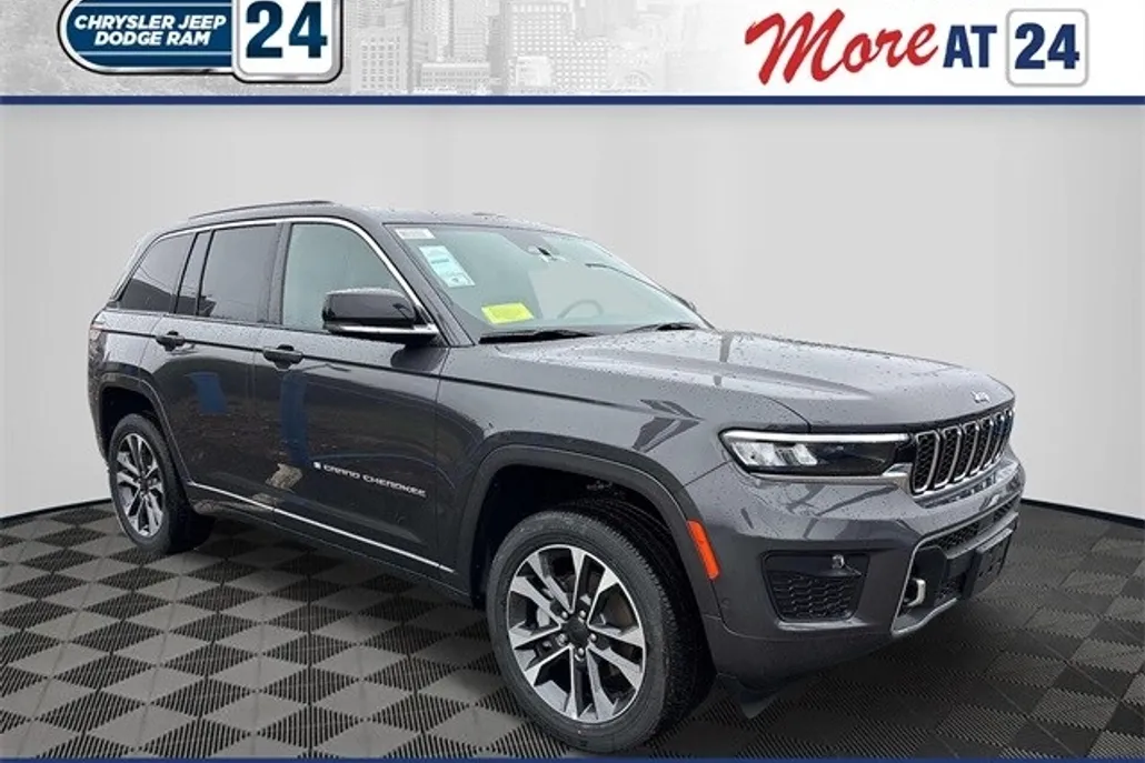2025 Jeep Grand Cherokee Overland photo 1