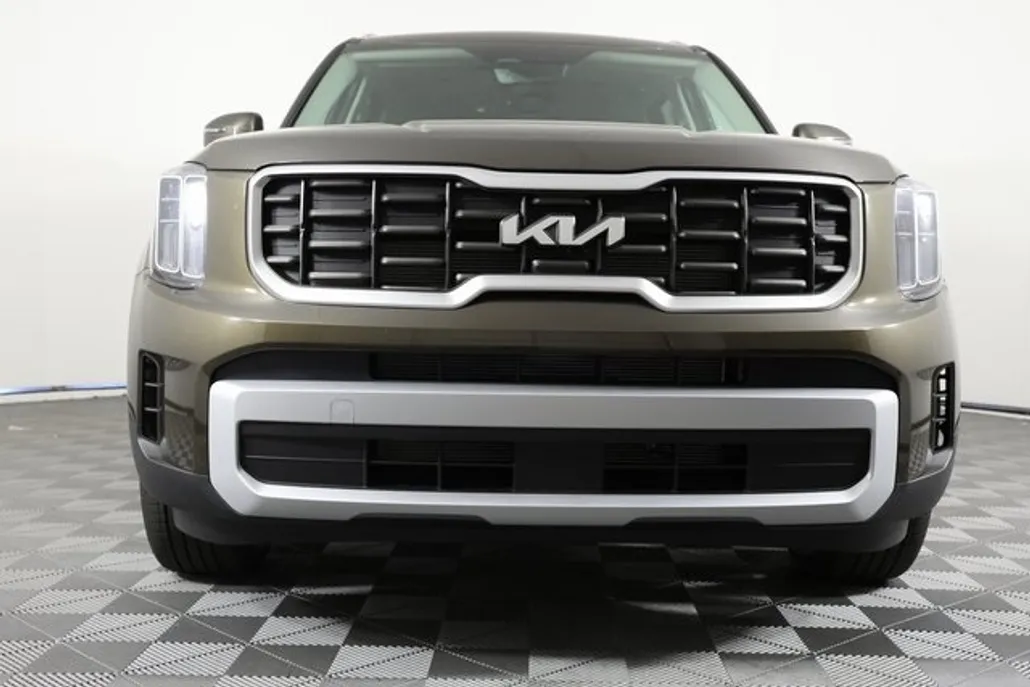 2025 Kia Telluride S photo 1