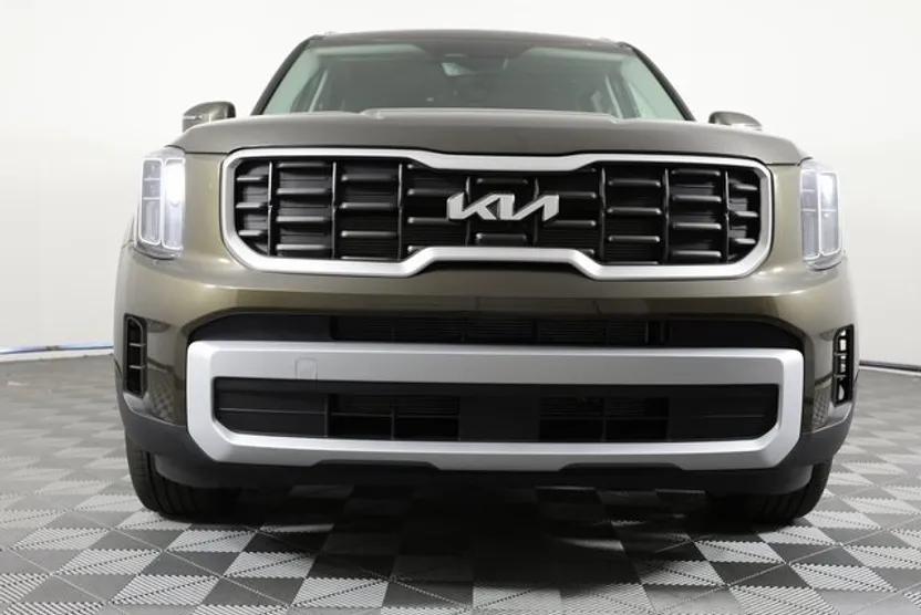 2025 Kia Telluride S photo 1
