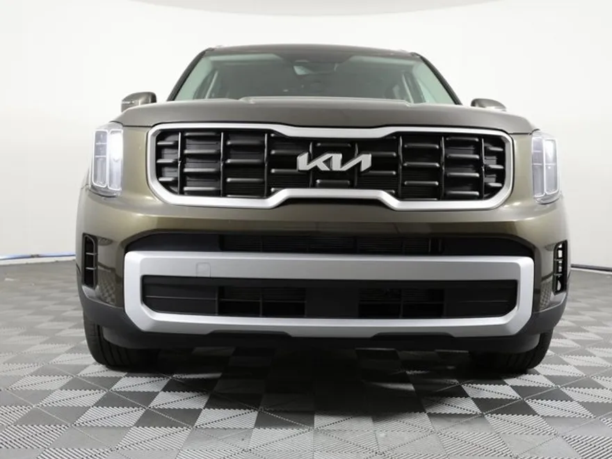 2025 Kia Telluride S photo 1