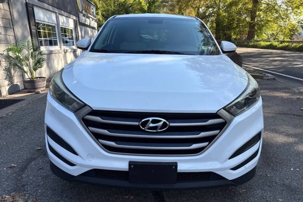 2017 Hyundai Tucson SE photo 1