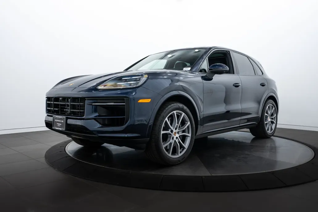 2025 Porsche Cayenne photo 1