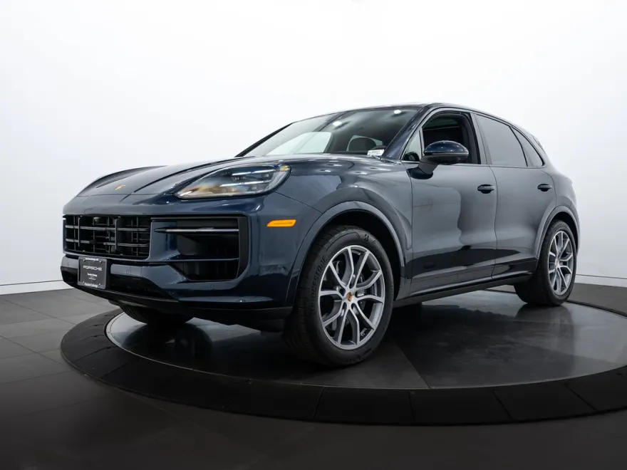 2025 Porsche Cayenne photo 1