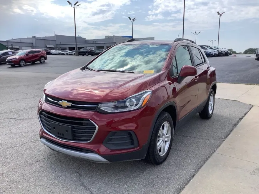 2021 Chevrolet Trax LT photo 1