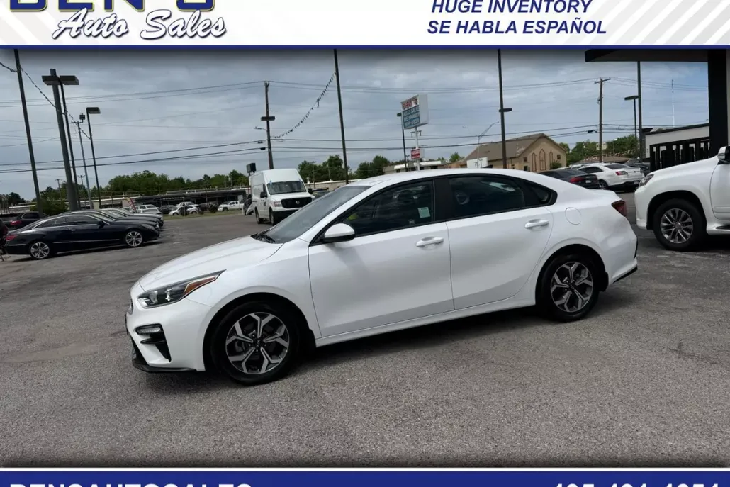 2021 Kia Forte FE photo 1