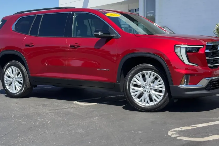2025 Gmc Acadia Elevation photo 1