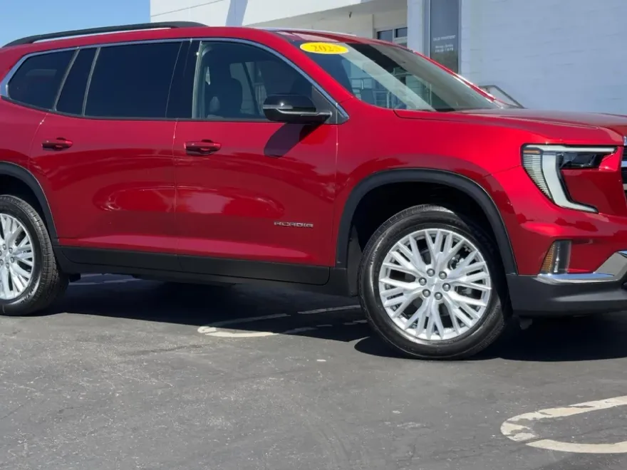 2025 Gmc Acadia Elevation photo 1