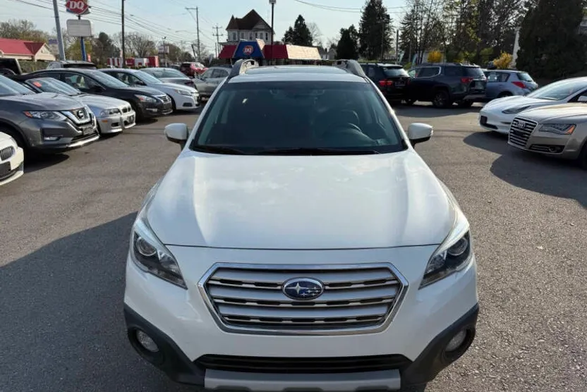 2015 Subaru Outback 2.5i Limited photo 1