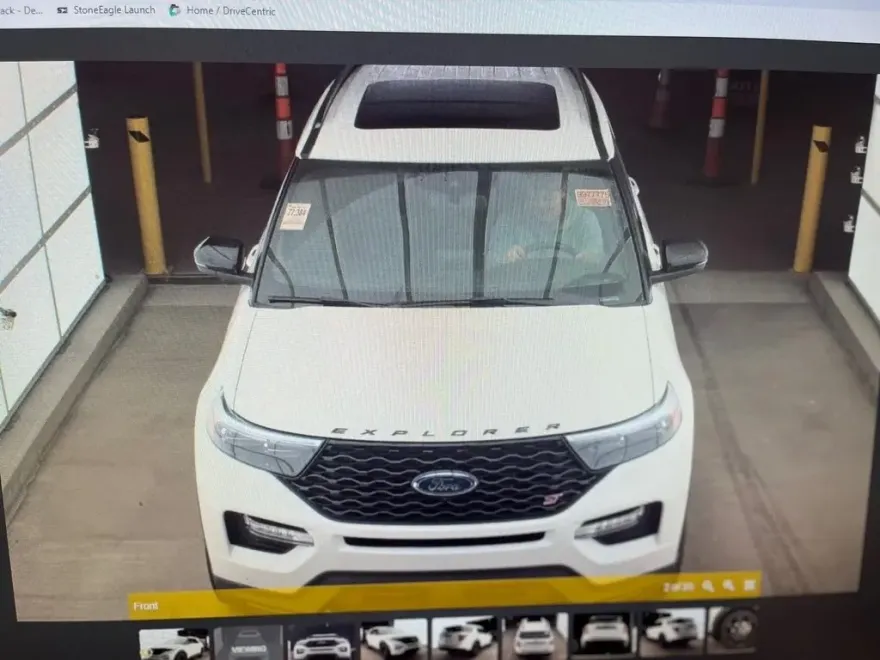 2022 Ford Explorer ST photo 1