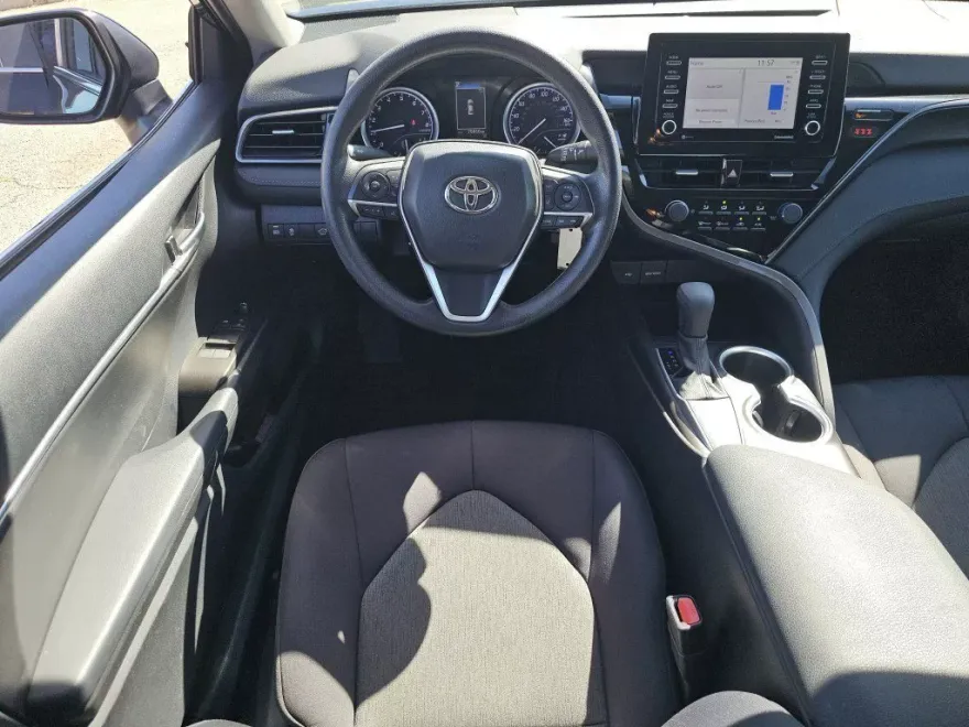 2021 Toyota Camry LE photo 1