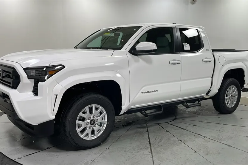 2025 Toyota Tacoma SR5 Double Cab photo 1