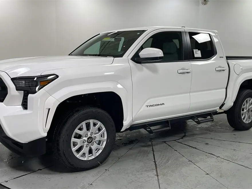 2025 Toyota Tacoma SR5 Double Cab photo 1