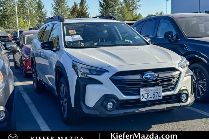 2023 Subaru Outback Limited photo 1