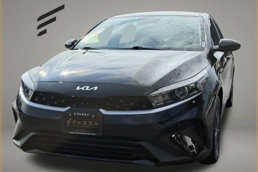 2023 Kia Forte LXS photo 1