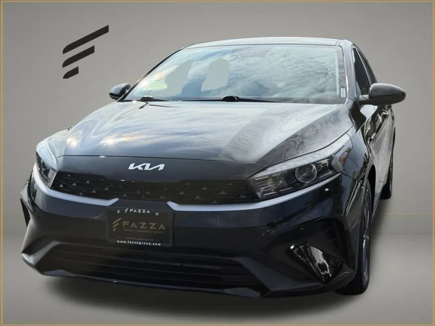 2023 Kia Forte LXS photo 1