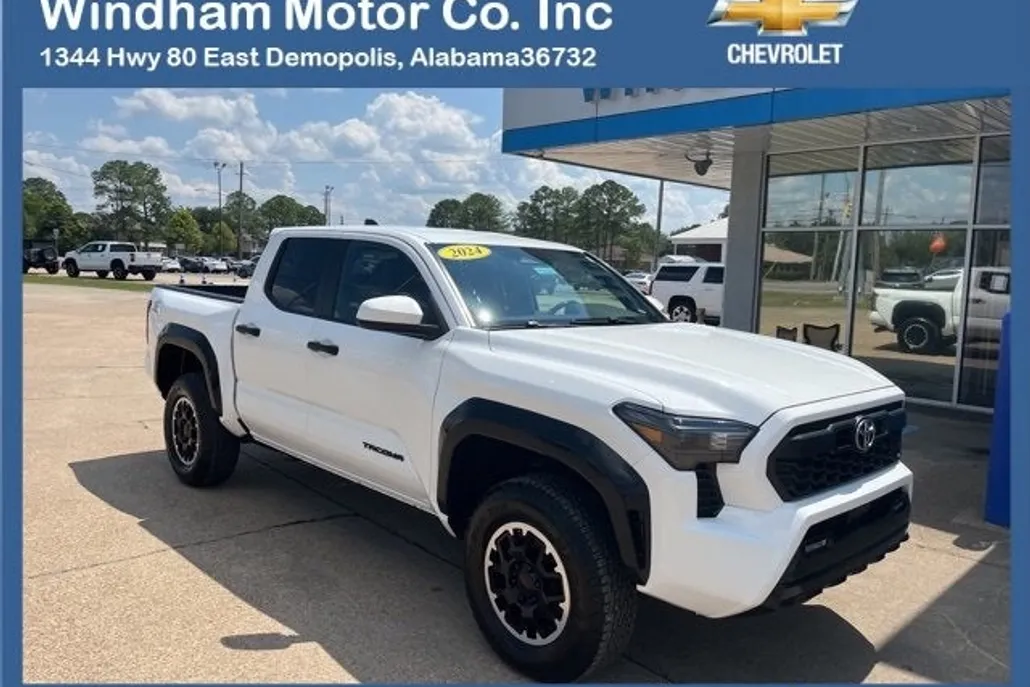 2024 Toyota Tacoma 4x4 SR5 photo 1