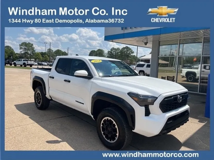 2024 Toyota Tacoma 4x4 SR5 photo 1