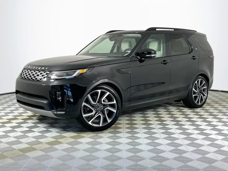 2025 Land Rover Discovery S photo 1